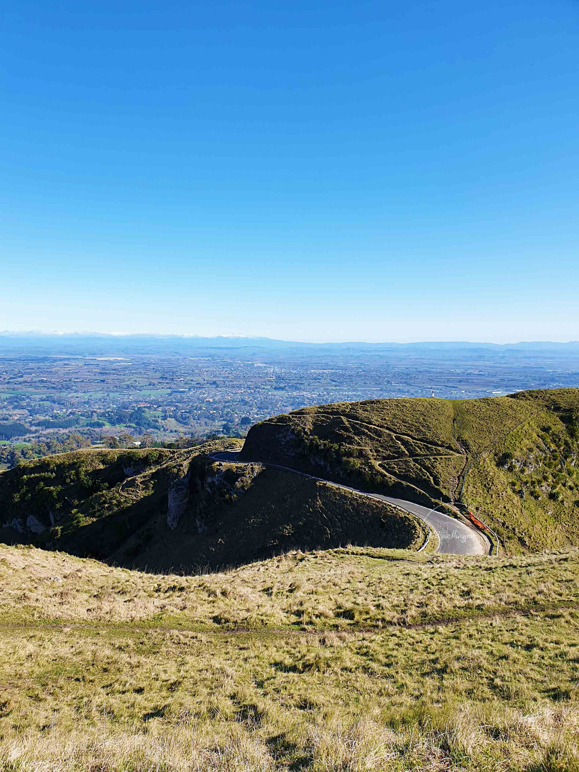 Te Mata Peak Hawke's Bay - Join the Travelling Pair